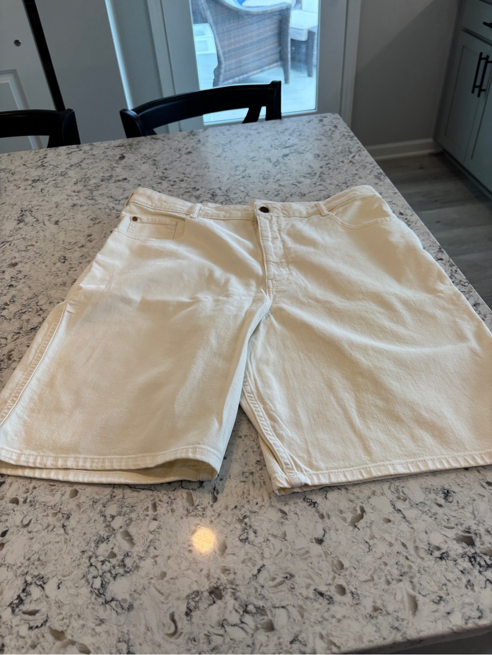 Pilcro Classic Women’s White Jeans shorts- Comfortable Everyday Fit 34